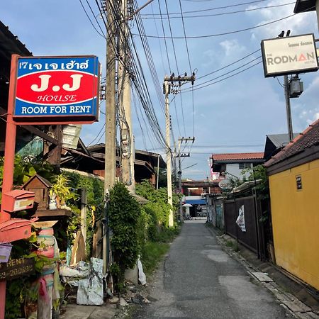 Jj Guesthouse Chiang Mai Zewnętrze zdjęcie