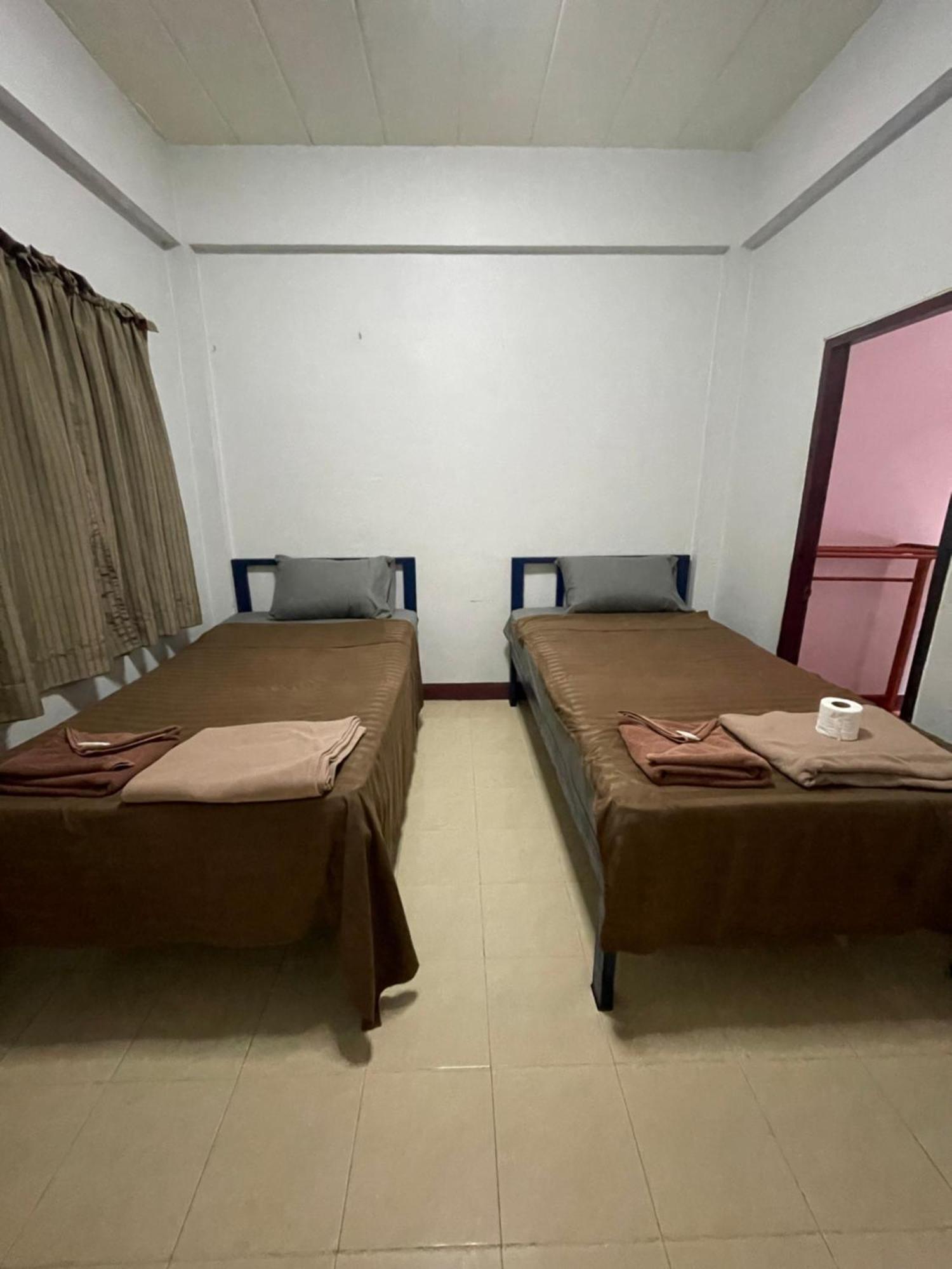 Jj Guesthouse Chiang Mai Zewnętrze zdjęcie