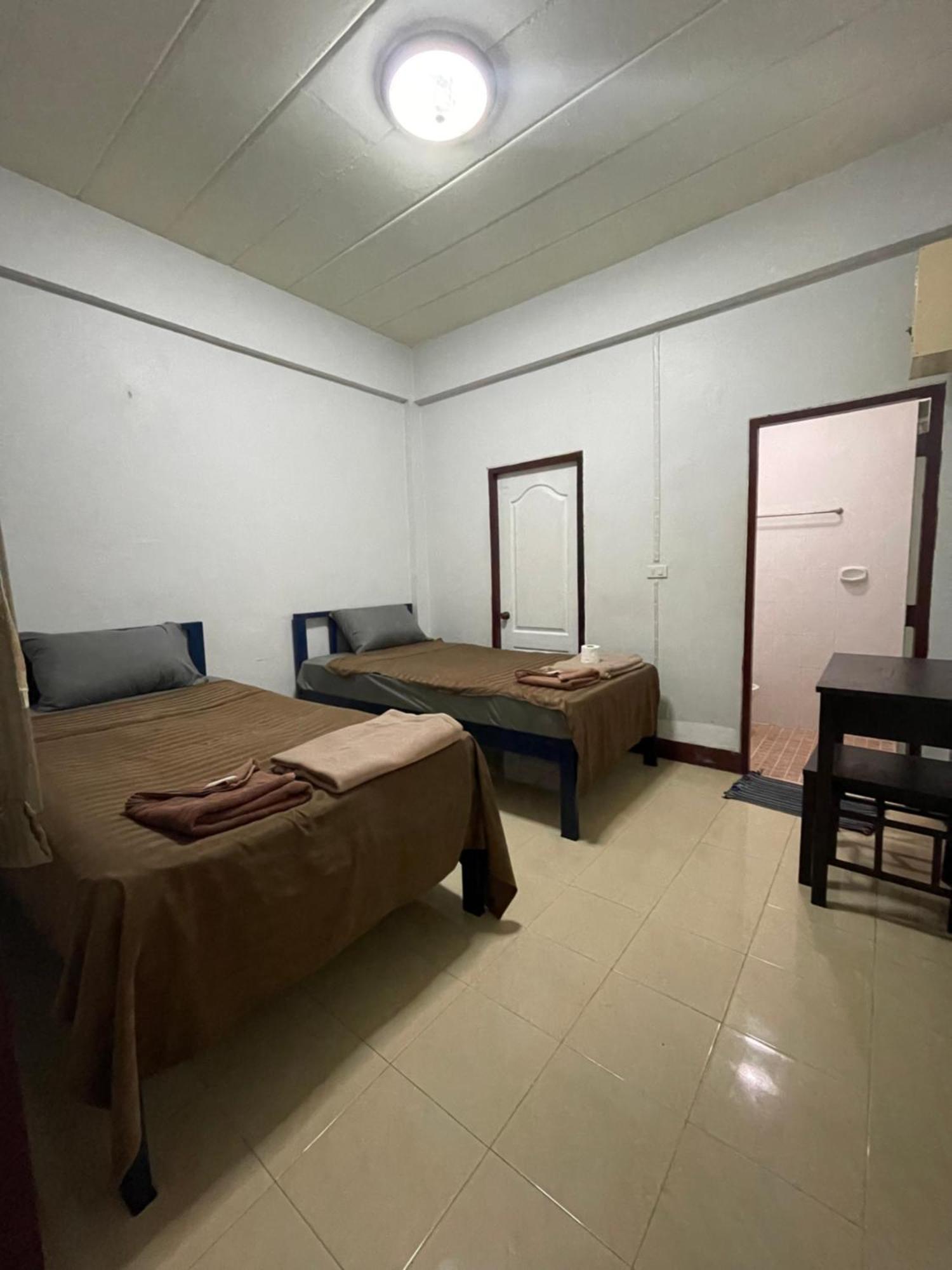 Jj Guesthouse Chiang Mai Zewnętrze zdjęcie