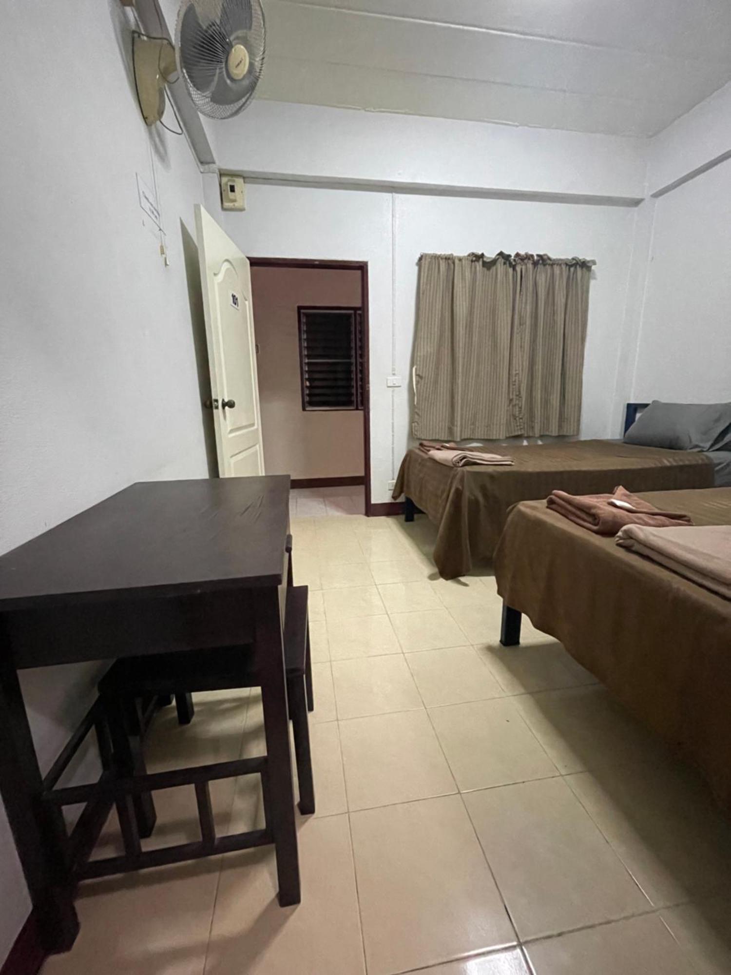 Jj Guesthouse Chiang Mai Zewnętrze zdjęcie