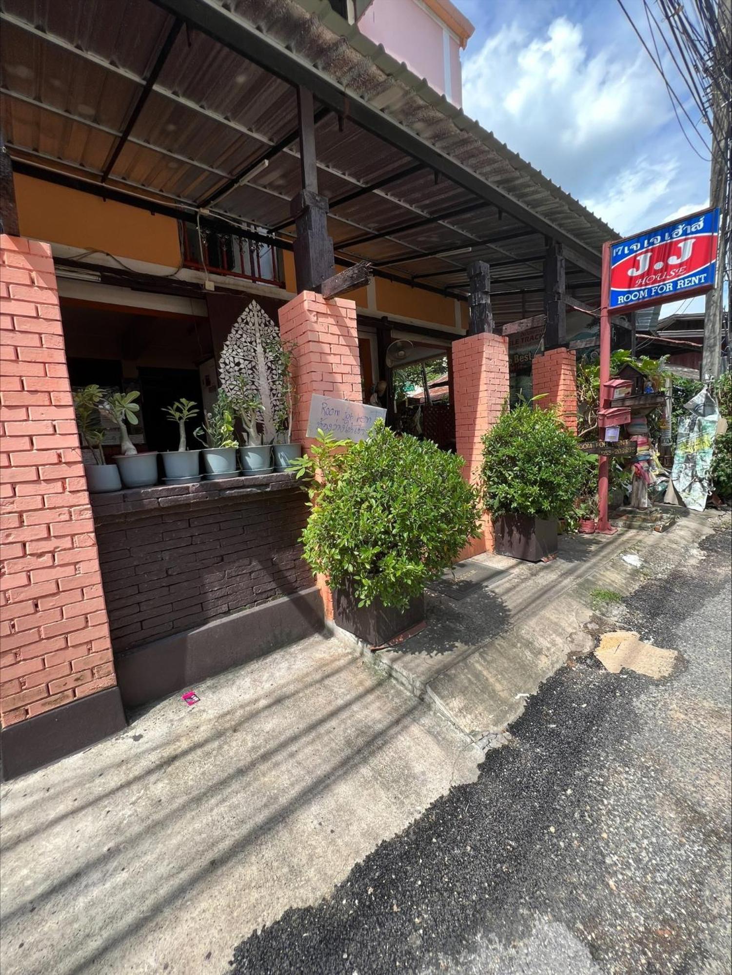 Jj Guesthouse Chiang Mai Zewnętrze zdjęcie